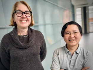 Portrait of Dang (right) and Ewa (left). Photo.